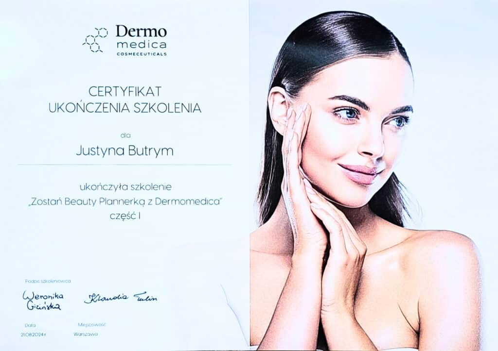 Certyfikat kosmetologii dla Justyny Butrym, ukończenie szkolenia Dermomedica, certyfikat z zakresu kosmetologii i pielęgnacji skóry.